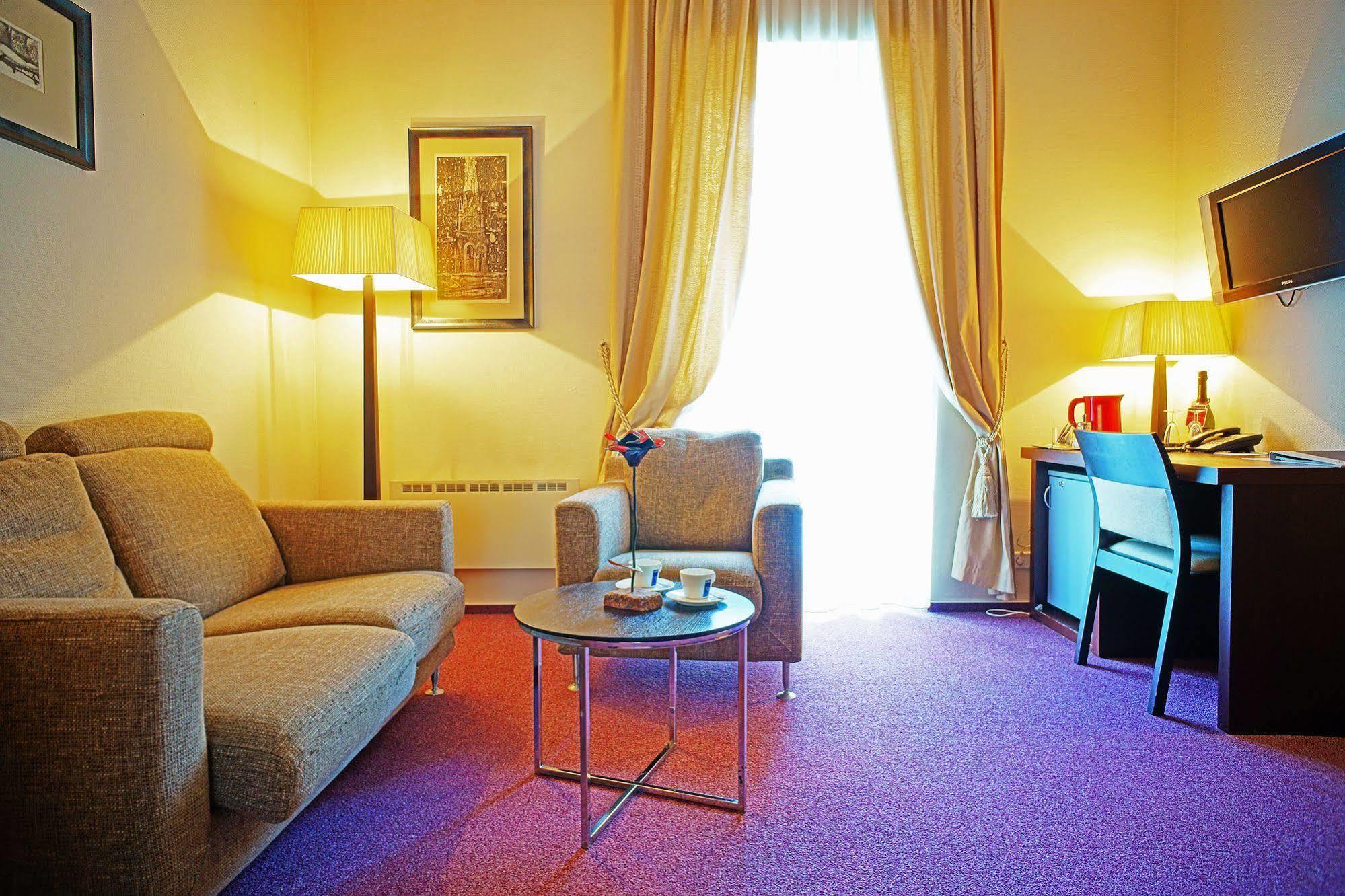 Amberton Cozy Hotel Kaunas Eksteriør billede